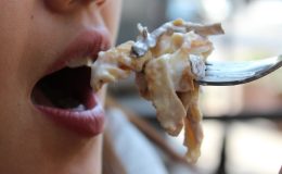 4 Yıldır Yemek Yiyemeyen 15 Yaşındaki Çocuk 52 Kilodan 32 Kiloya Düştü