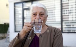 80 Yaşında, 650 Yıllık Sarnıçta Birikiyor, Bir Türlü Vazgeçemiyor! Tarif edilemeyecek kadar güzel