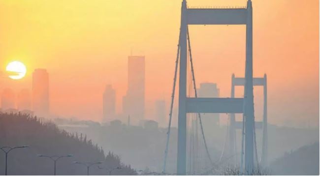 35 İle Sarı Kodlu Çöl Tozu, 22 İlde Gök Gürültülü Sağanak! Meteoroloji Saat Verdi