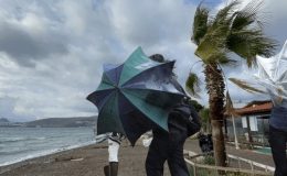 Meteoroloji’den 17 Kent için Sarı Kodlu Uyarı: Bu İllerde Kuvvetli Rüzgar Var! Hazır Olun, Resmen Uçacağız