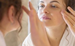 Aynayla teşhis: Hastalıklar yüze nasıl  yansır?