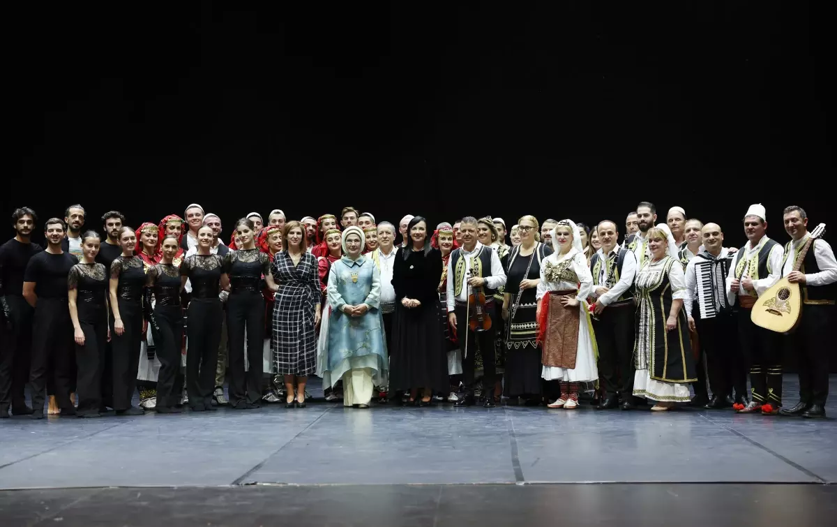 Emine Erdoğan, Tiran’da Ulusal Opera ve Bale Tiyatrosu ile Tugaylar Sarayı’nı ziyaret etti