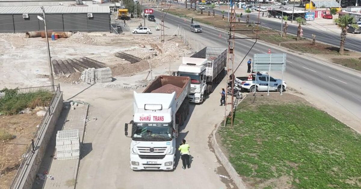 Hatay’da zabıta ekipleri hafriyat kamyonlarını denetledi