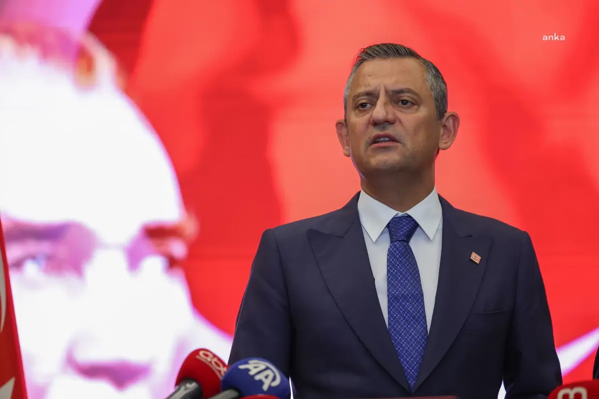 Özgür Özel, Bahriye Üçok’u Andı