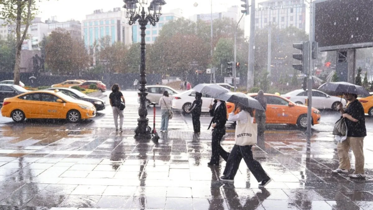 SON DAKİKA HABERİ: Meteoroloji’den İstanbul için hava durumu uyarısı! Gök gürültülü sağanak yağış çok kuvvetli geliyor…